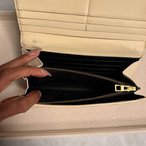 Loewe Long Horizontal Wallet – Soft Grained Calfskin & Gold Hardware - Picture 14 of 16